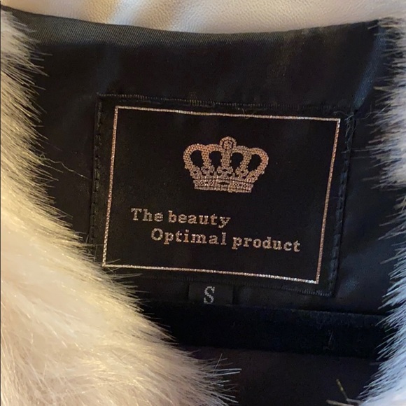 Fox Fur Vest - Picture 4 of 9